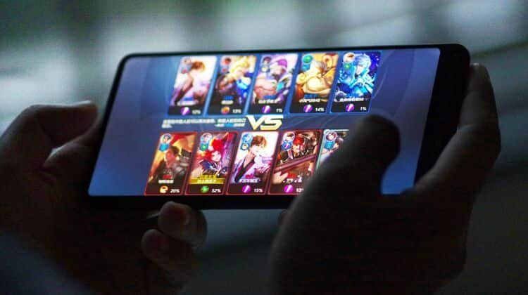 How do video games affect the brain?